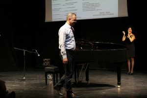 İzmir Balçova Hazan Müzik Kursu sanat gecesi