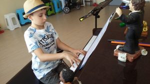 İzmir Balçova Hazan Müzik Kursu piyano eğitimi