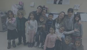 "İzmir Balçova Hazan Müzik Kursu" Bireysel olarak yapılan derslerimizin ilk amacı öğrencinin müziği severek ve isteyerek gelmesini sağlayabilmektir. Eğer öğrenciye müziği sevdirebilirsek başarı zaten kendiliğinden gelecektir. Müziği seven insan toplumu sever, yaşamı sever, eşsiz bir ruh gücü ve zenginliği kazanır. Enstrüman eğitimi, öğrencinin kişisel gelişiminde çok yönlü ve olumlu etkiler yaratır.